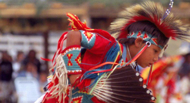 Welche Traditionen werden von den Sioux-Indianern praktiziert?