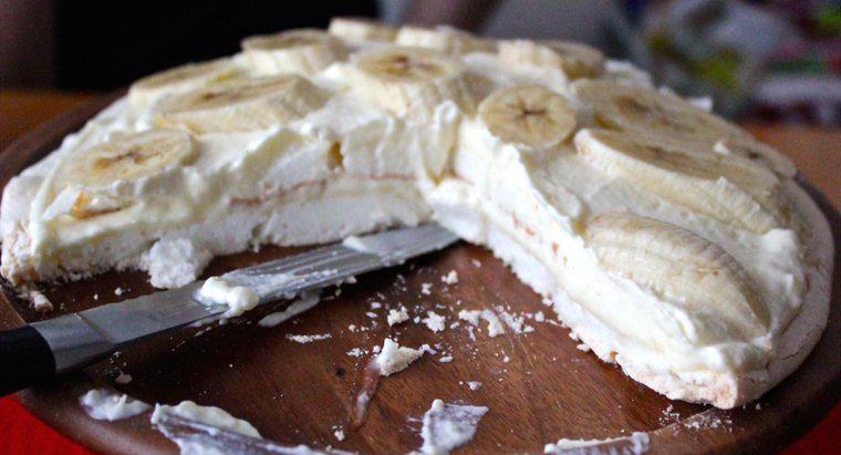 Was ist ein einfaches Rezept für einen Bananenpudding-Kuchen?