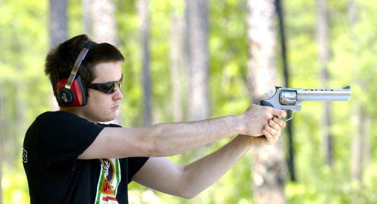 Wer stellt einen .357 Magnum Revolver her?