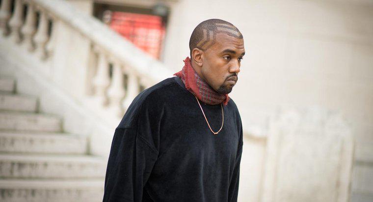 Wo verkauft Kanye West Artikel aus seiner Bekleidungslinie?