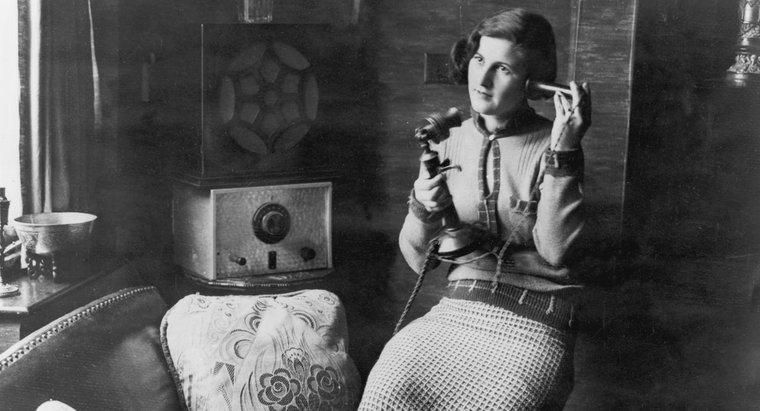 Wie hat sich das Telefon seit 1876 verändert?