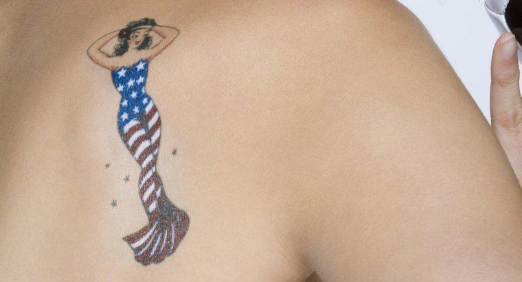 Was symbolisiert ein Meerjungfrau-Tattoo?