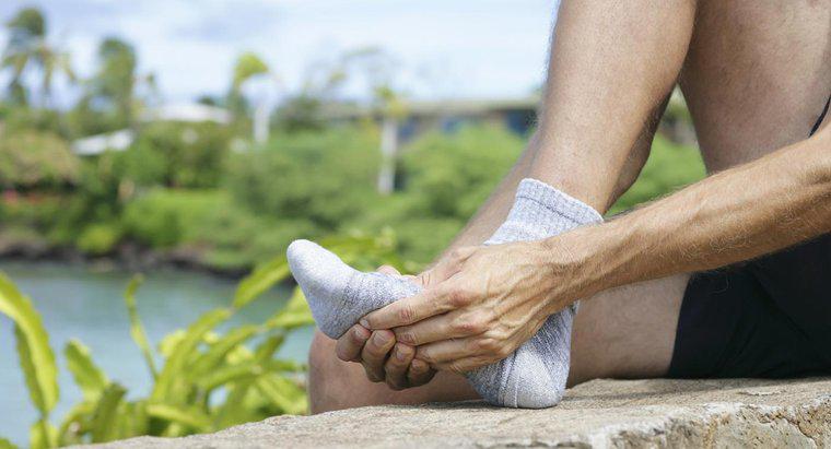 Was verursacht Krämpfe in den Zehen und Füßen?