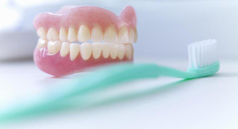 Können Sie Ihre eigenen falschen Zähne machen?