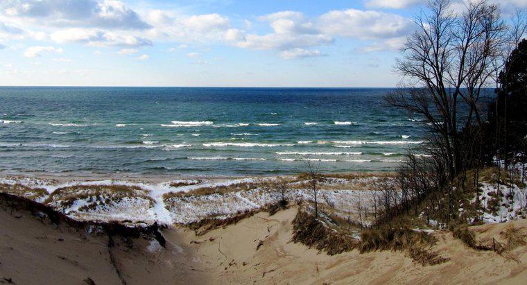 Welche Staaten grenzen an den Michigansee?