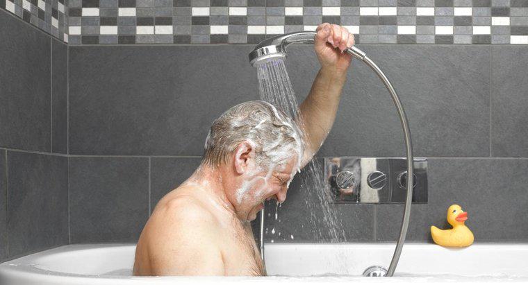Ist eine tägliche Dusche ein gesunder Teil einer guten Hygiene?