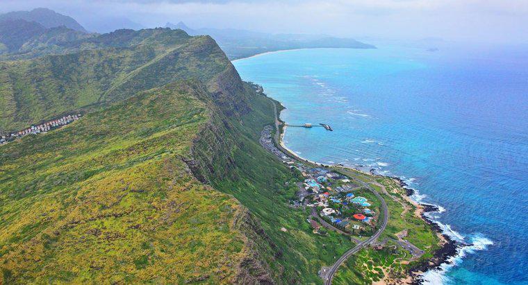 Wie viele Inseln gibt es in der gesamten hawaiianischen Inselkette?