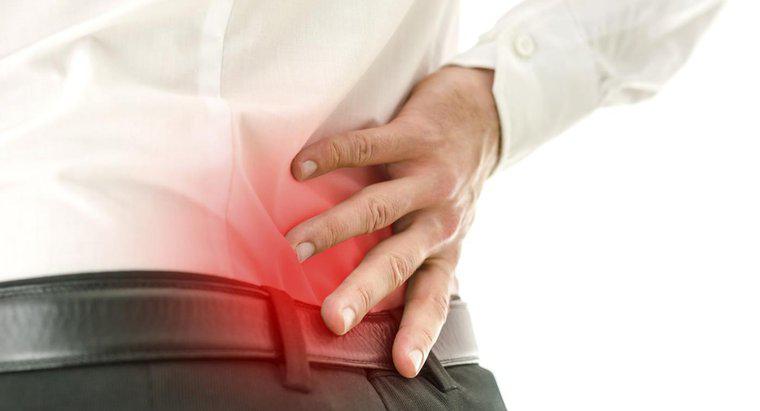 Was verursacht Schmerzen auf der rechten Seite des unteren Rückens?