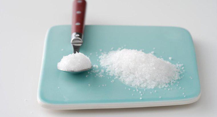 Wie kann man hart gewordenen weißen Zucker erweichen?