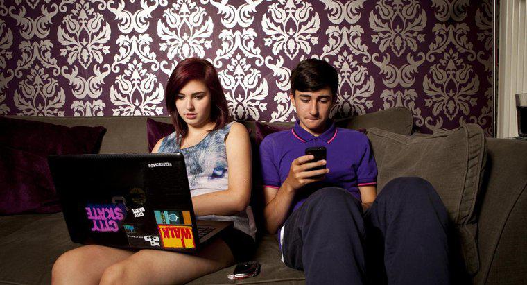 Wie viel Zeit verbringen amerikanische Teenager täglich mit Computern?