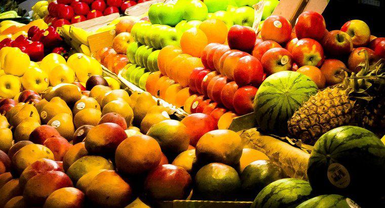 Was sind einige fructosereiche Früchte, die man bei einer fructosearmen Ernährung vermeiden sollte?