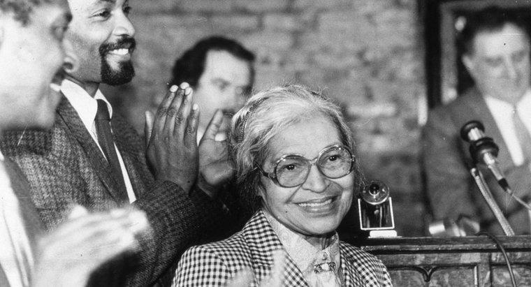 Wo ist Rosa Parks aufs College gegangen?