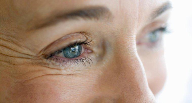 Wie können Sie Augenfalten vorbeugen und reduzieren?