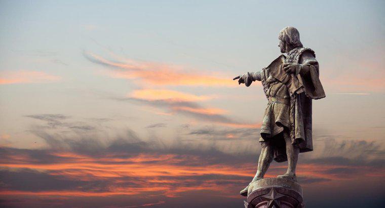 Was sind einige positive und negative Aspekte von Columbus' Reisen?