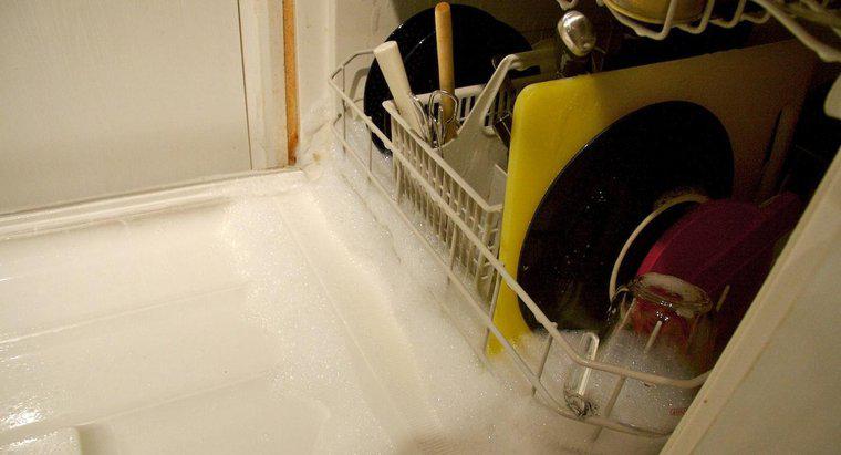 Wie werden Sie Seifenlauge in der Spülmaschine los?
