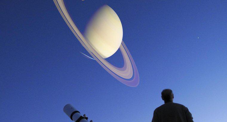 Wie viel wiegt Saturn in Pfund?