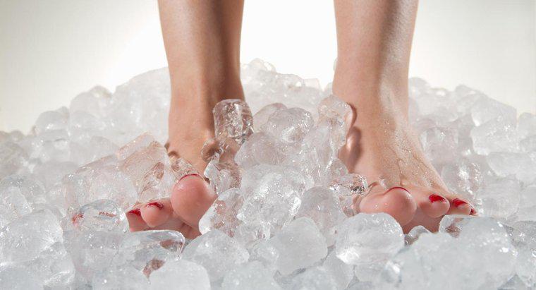 Was verursacht Fußschmerzen an der Fußsohle?