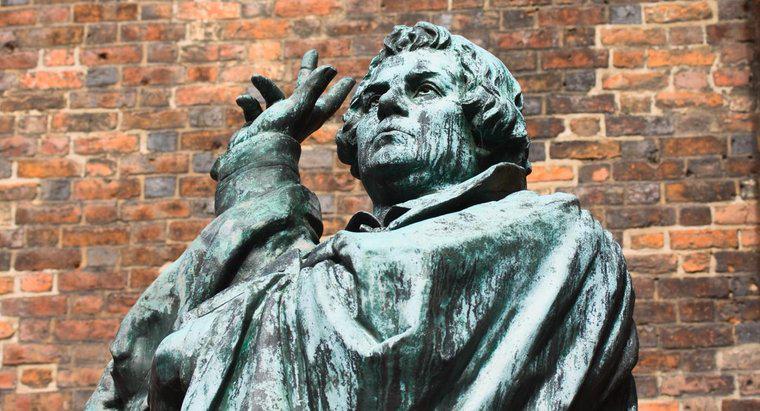 Warum hat Martin Luther "Die fünfundneunzig Thesen" geschrieben?