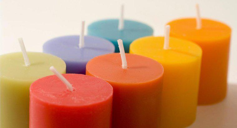 Beeinflusst Farbe die Brenngeschwindigkeit von Kerzen?
