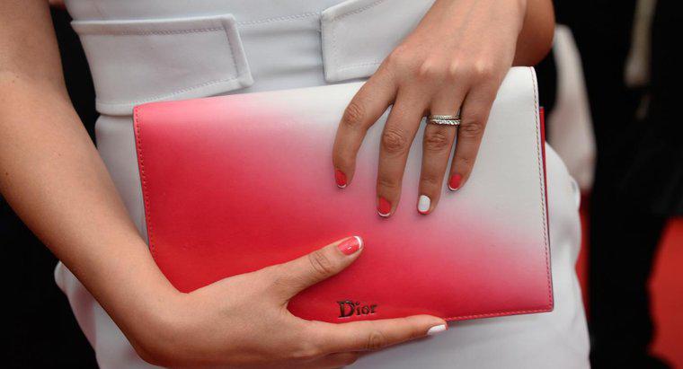 Wie erkennt man, ob eine Dior-Tasche echt ist?