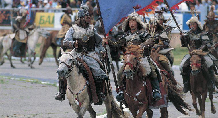 Wann sind die Mongolen in China eingefallen?