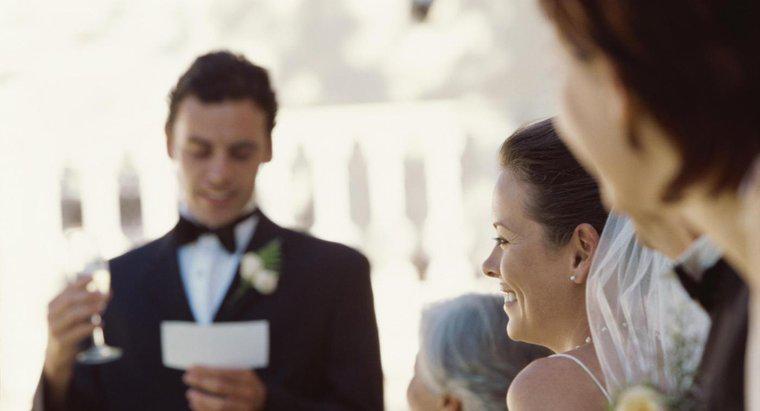 Wie hält man eine Rede zur Verlobungsfeier?