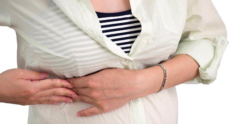 Was kann Schmerzen unter dem linken Brustkorb verursachen?
