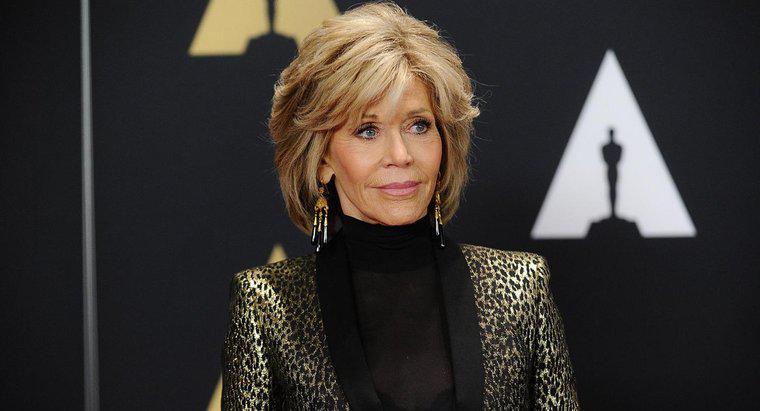 Was sind einige Stilvorschläge für einen Haarschnitt wie Jane Fonda?