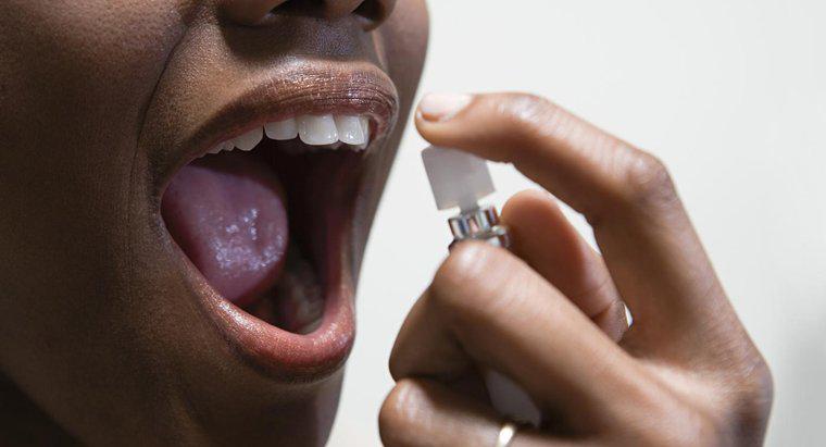 Was sind einige Hausmittel gegen Mundgeruch?