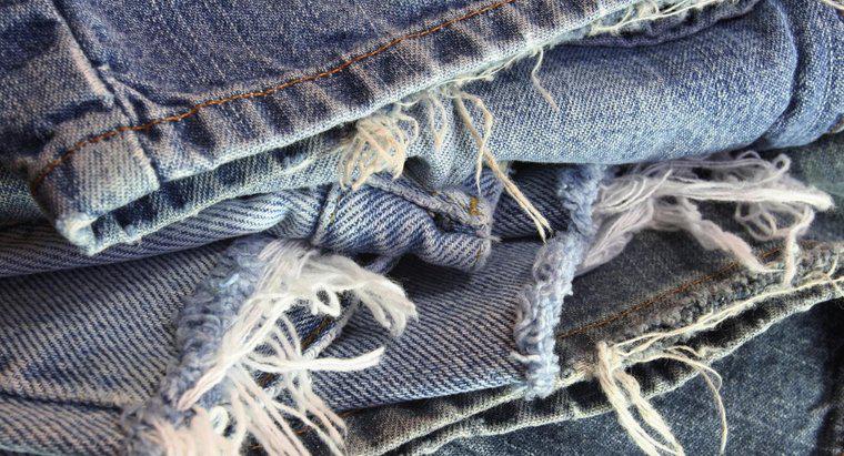 Wie schneidet und franst man Jeans aus?
