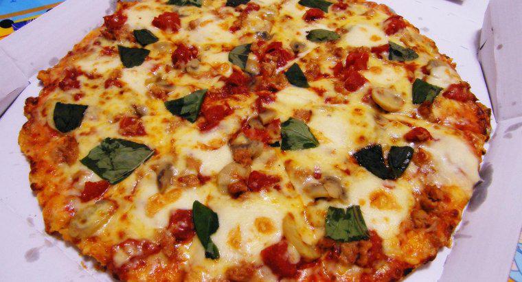 Wie viele Scheiben sind in einer extra großen Pizza von Domino's?
