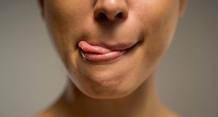Wie heilen Sie rissige Lippen und gereizte Haut um die Lippen?