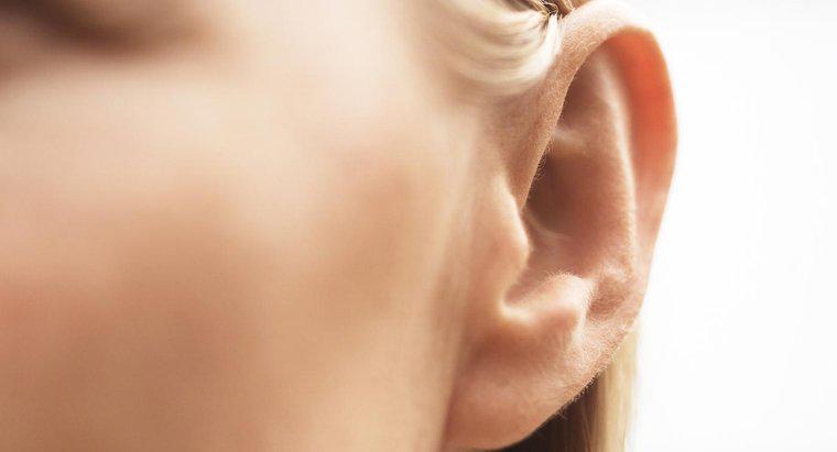 Was sind Hausmittel für eine sichere Ohrenschmalzentfernung?