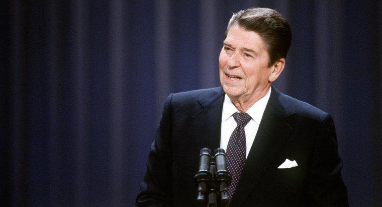 Warum nannten sie Ronald Reagan "The Gipper"?