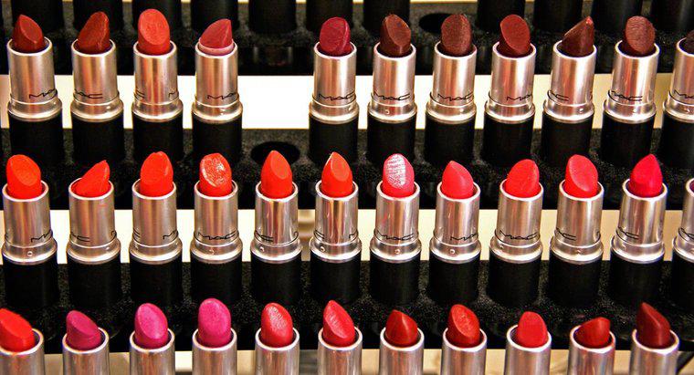 Wie wählen Sie den richtigen Lippenstift-Farbton aus?