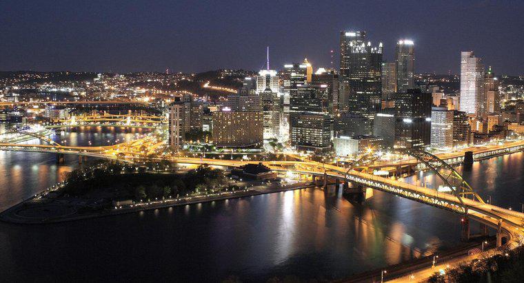 Welche drei Flüsse treffen in Pittsburgh aufeinander?