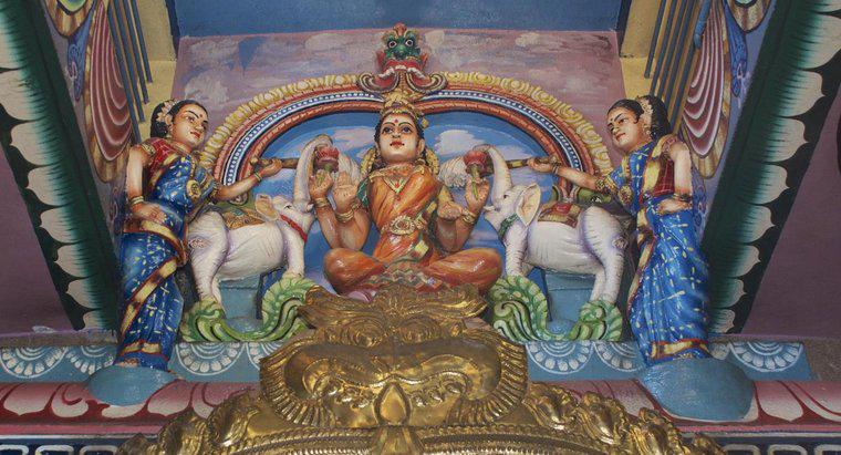 Was sind die drei Grundlehren des Hinduismus?