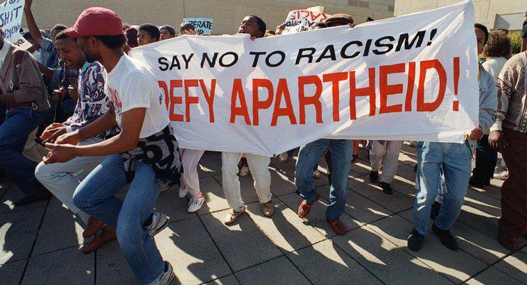 Warum kam es in Südafrika zur Apartheid?