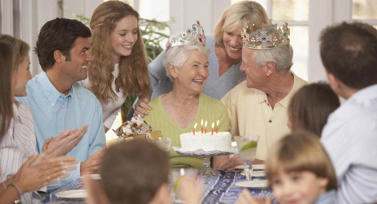 Was ist ein guter Weg, um den 50. Hochzeitstag Ihrer Eltern zu feiern?