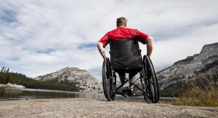Was sind die Vertragsbedingungen beim Mieten eines Rollstuhls bei CVS?