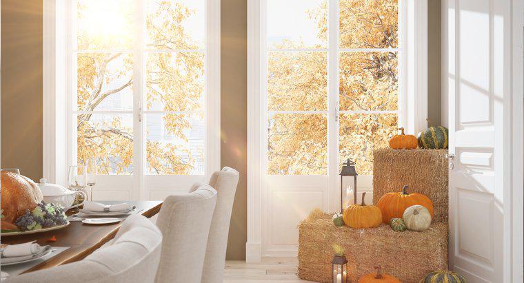 Was sind einige Möglichkeiten, um Thanksgiving zu dekorieren?