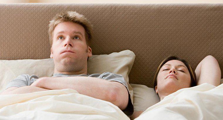 Was sind die Symptome von niedrigem Östrogen bei Männern?
