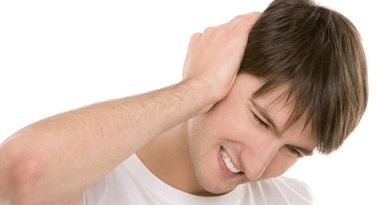 Was verursacht Nackenschwellung und Ohrenschmerzen?