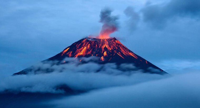 Wie heißen einige berühmte Vulkane?