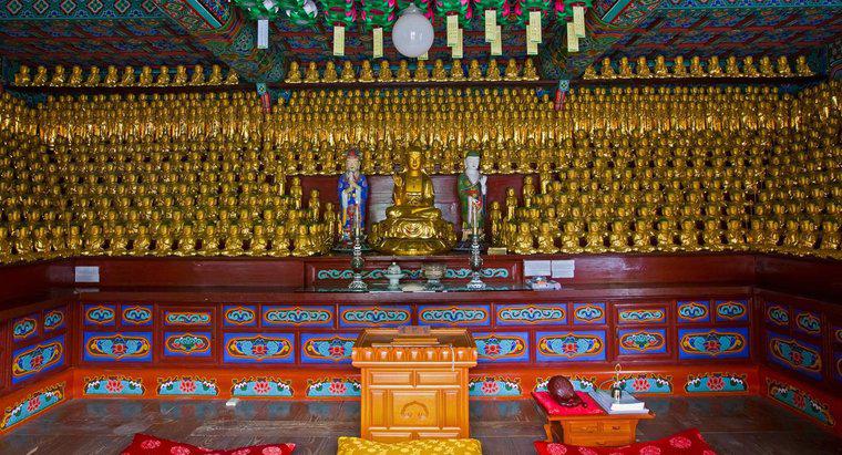 Wie sieht es in einem buddhistischen Tempel aus?