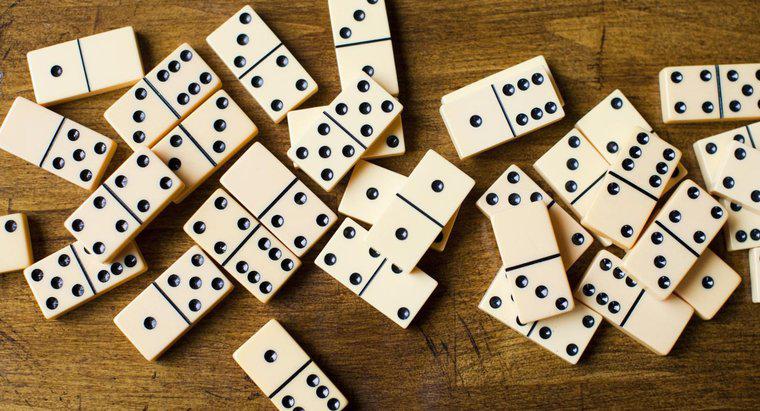 Wie viele Dominosteine ​​befinden sich in einem Standardset?