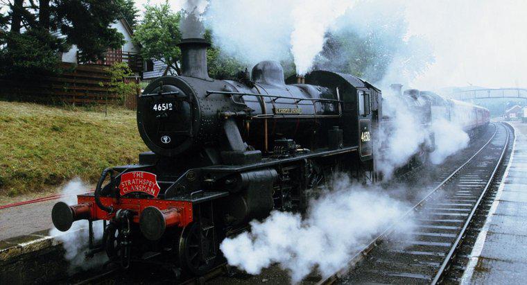 Wann wurde die erste Dampfeisenbahn erfunden?