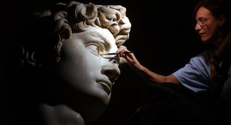 Wie hat Michelangelo zur Renaissance beigetragen?