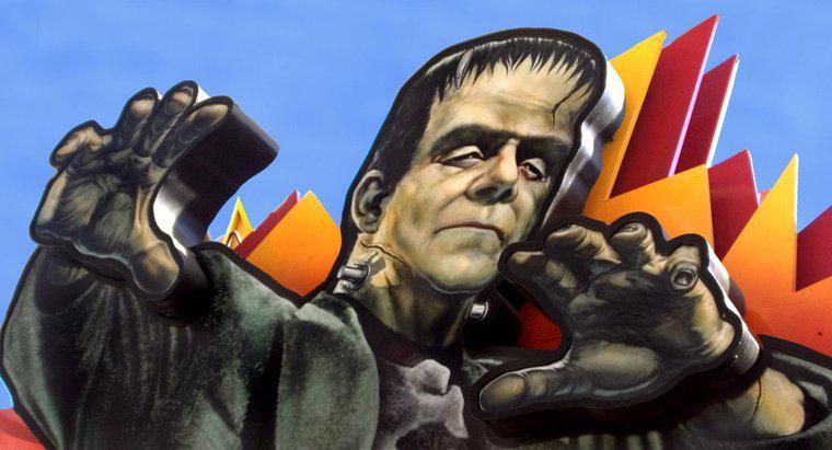 Was sind einige Beispiele für Vorahnungen in Frankenstein?