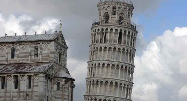 Aus welchem ​​Material besteht der schiefe Turm von Pisa?